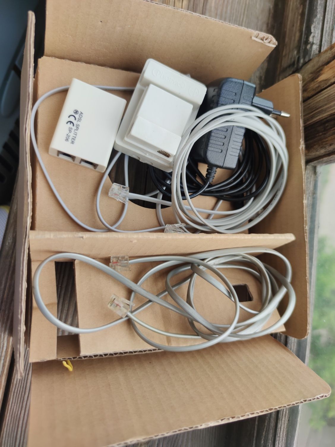 ADSL-модем ZTE ZXV10 H108L + шнури + розетка + подвоювач
