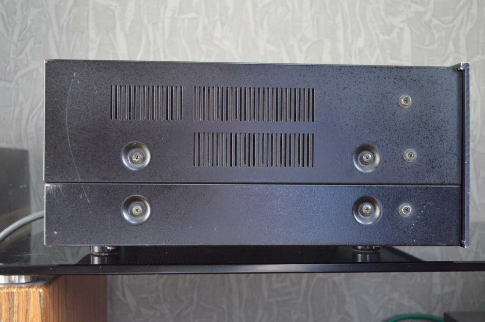Усилитель мощности Hitachi HMA-8300