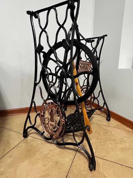 Podstawa - nogi maszyny do szycia SINGER