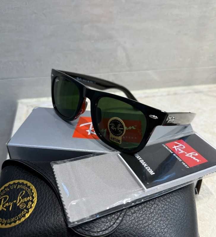 Ray-Ban Wayfarer Sunglasses Black/Green