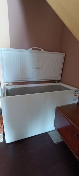 Морозильна камера zanussi