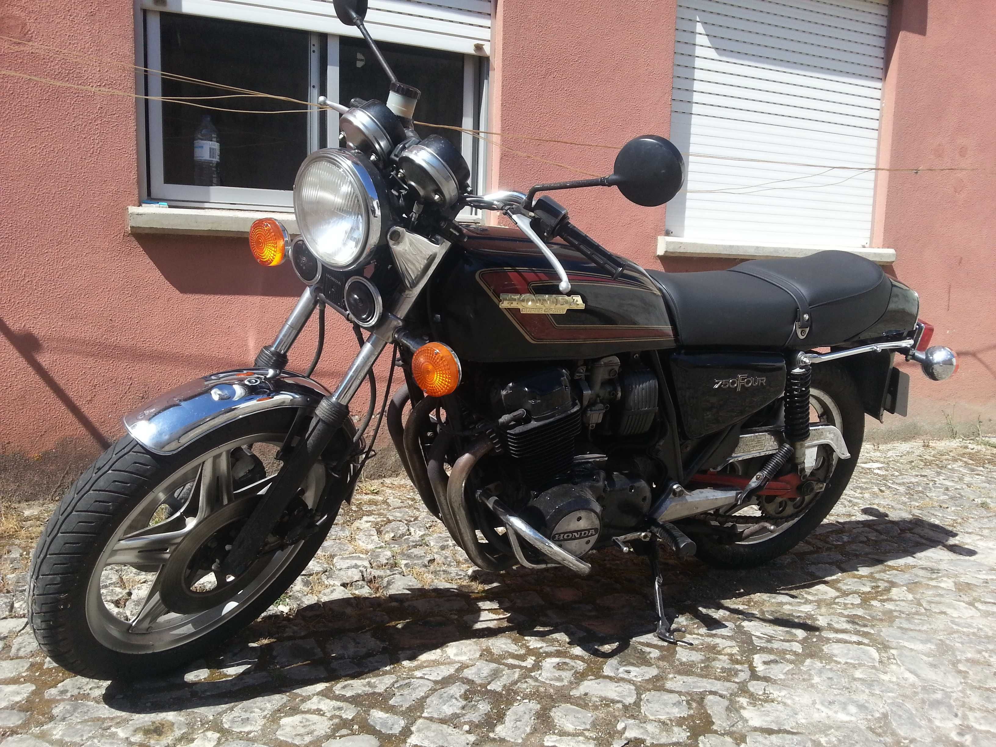 Honda CB 750 F2 (bom estado de conservação)