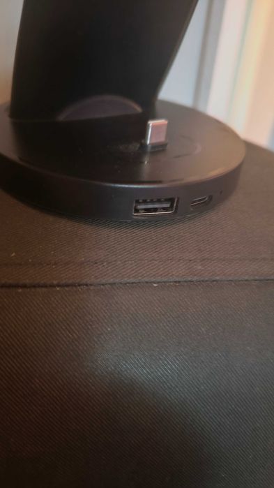 Suporte de carregamento 3 em 1 USB-C – Smartphone, Buds e Smartwatch