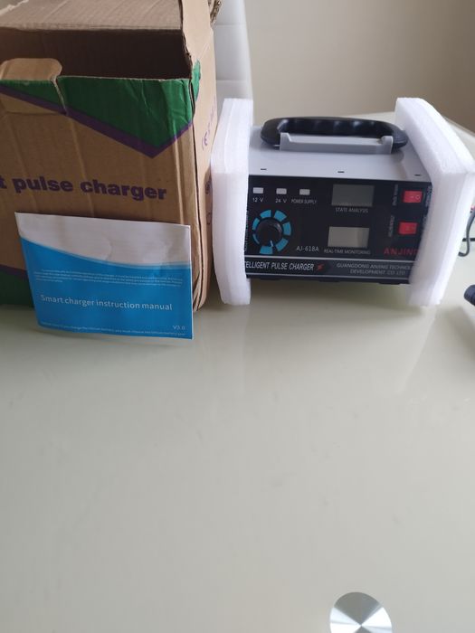 Зарядний пристрій Зарядное устройство для авто IJ618A 12-24 В.