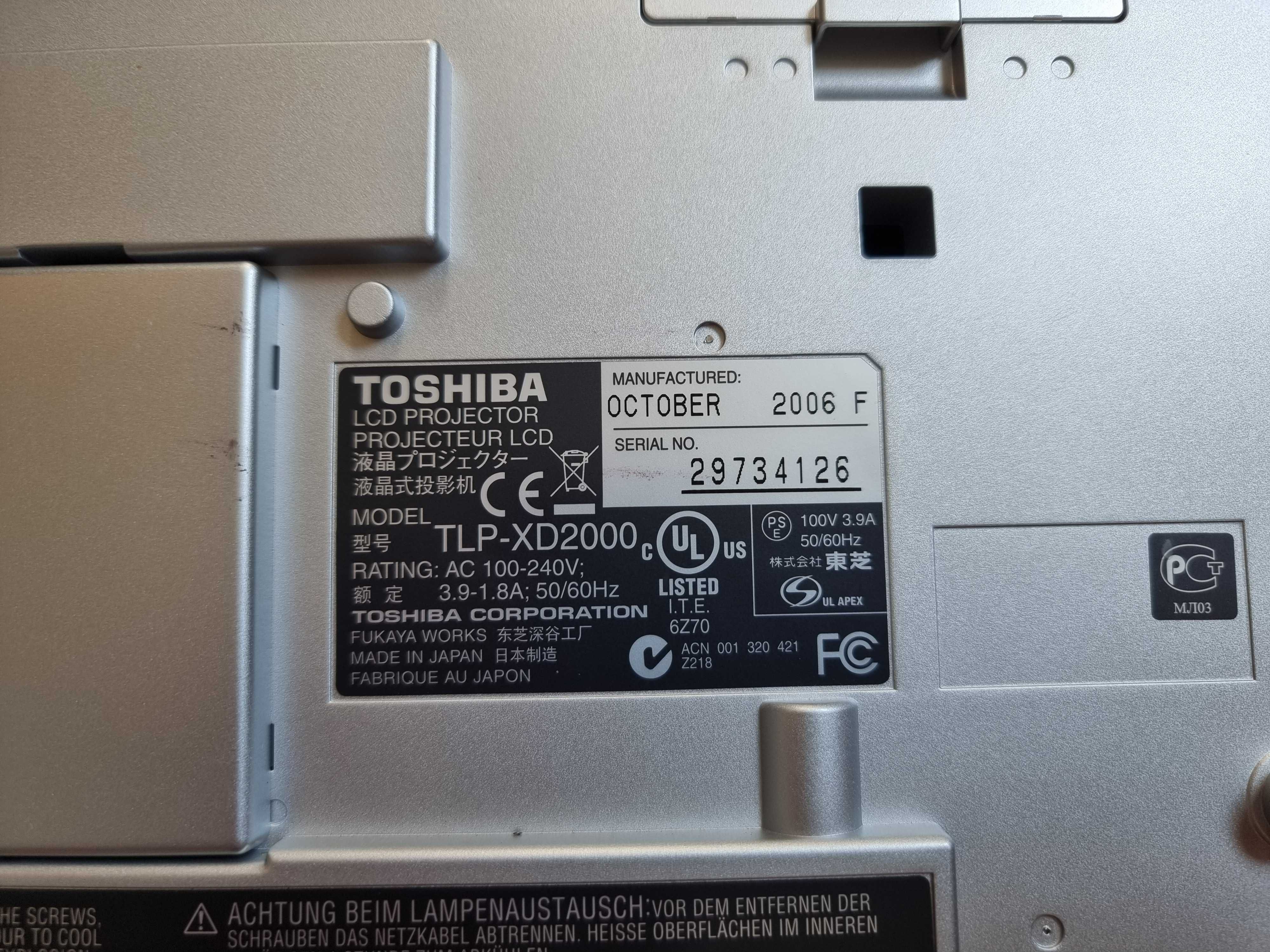 Projektor 3LCD TLP-XD2000