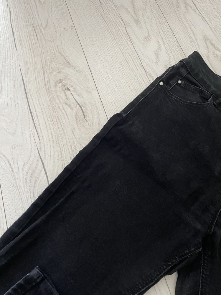 Czarne zwężane spodnie jeansowe jeansy damskie rozmiar M