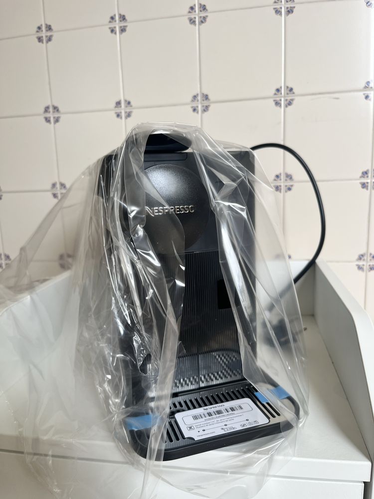 NOVA Máquina de Café De'Longhi Nespresso Lattissima One