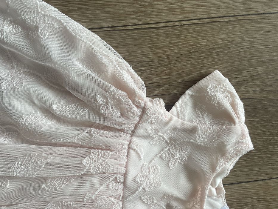 Elegancka Sukienka chrzciny 74 ecru jasny roz koronka