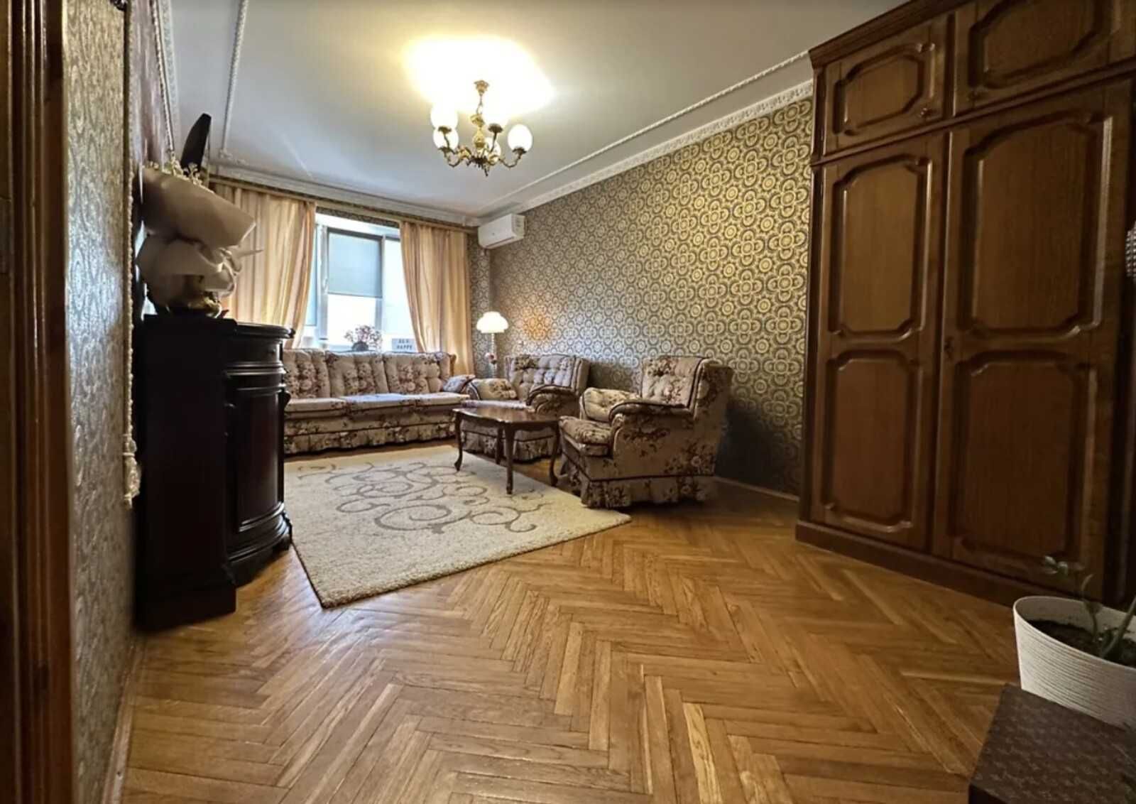 Продається добра 3-х кімнатна квартира зі всім. Р-н мед. університету