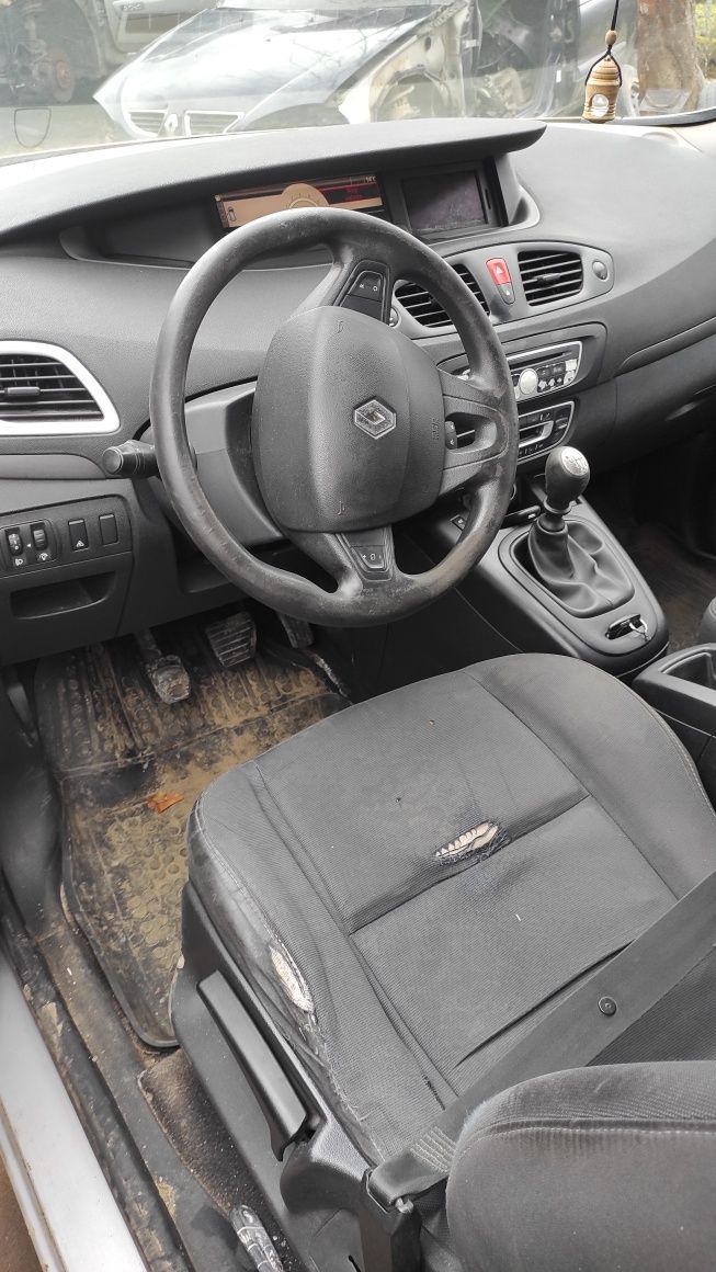 Рено сценік3 2010рік 1.5dci