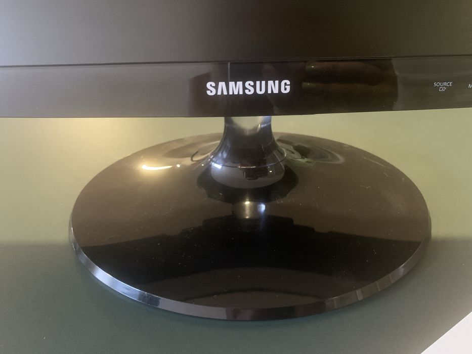 LCD TV / Monitor Samsung T22C300 22”