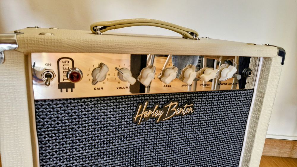Amplificador de Guitarra Harley Benton Tube 15