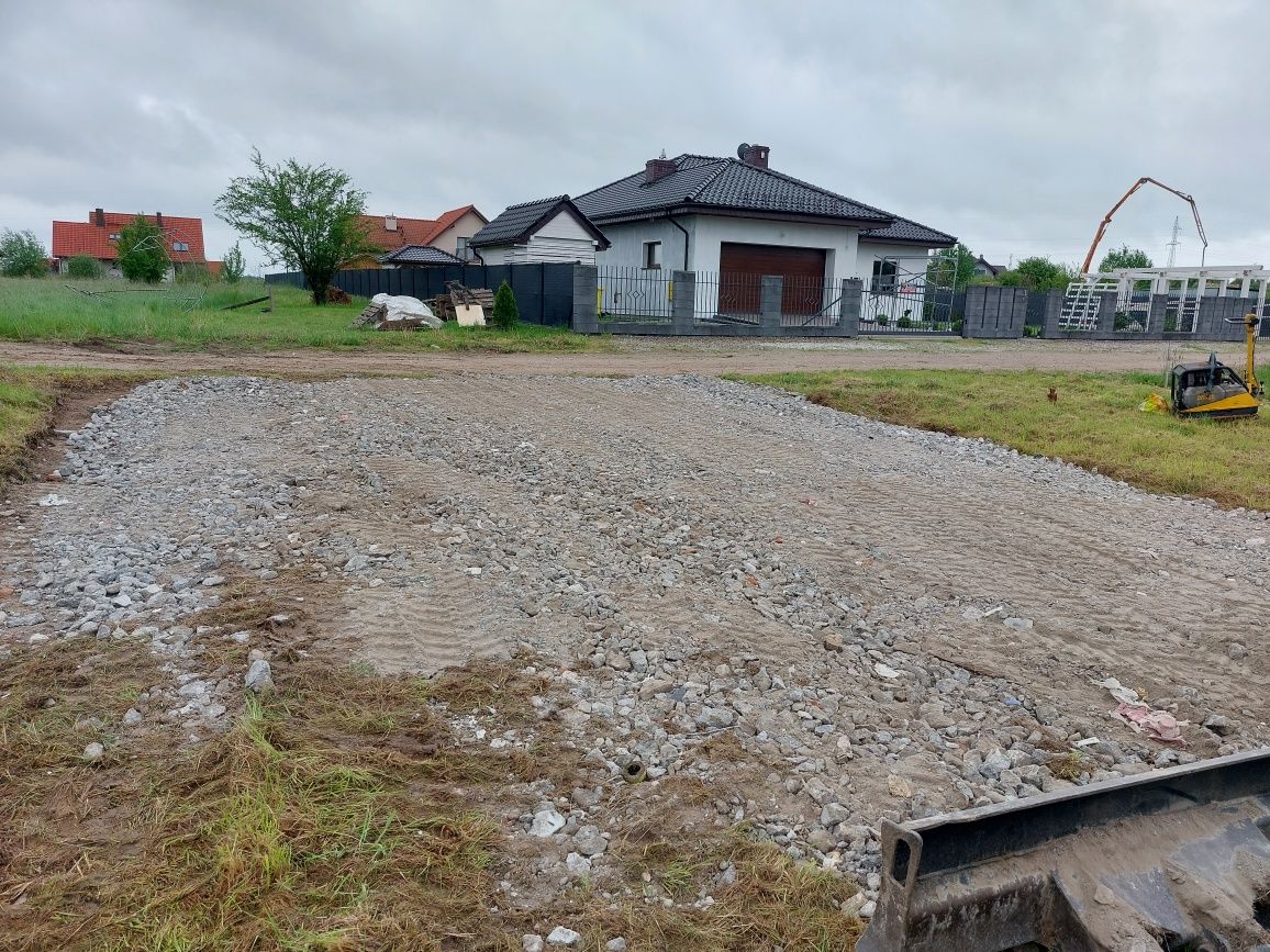 Gruz kruszony ceglano betonowy, przekrusz, utwardzenie drogi, podbudow