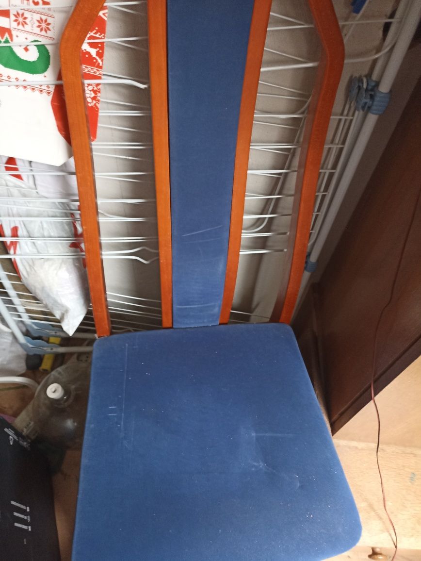 Krzesła do salonu 5 szt. B. Solidne