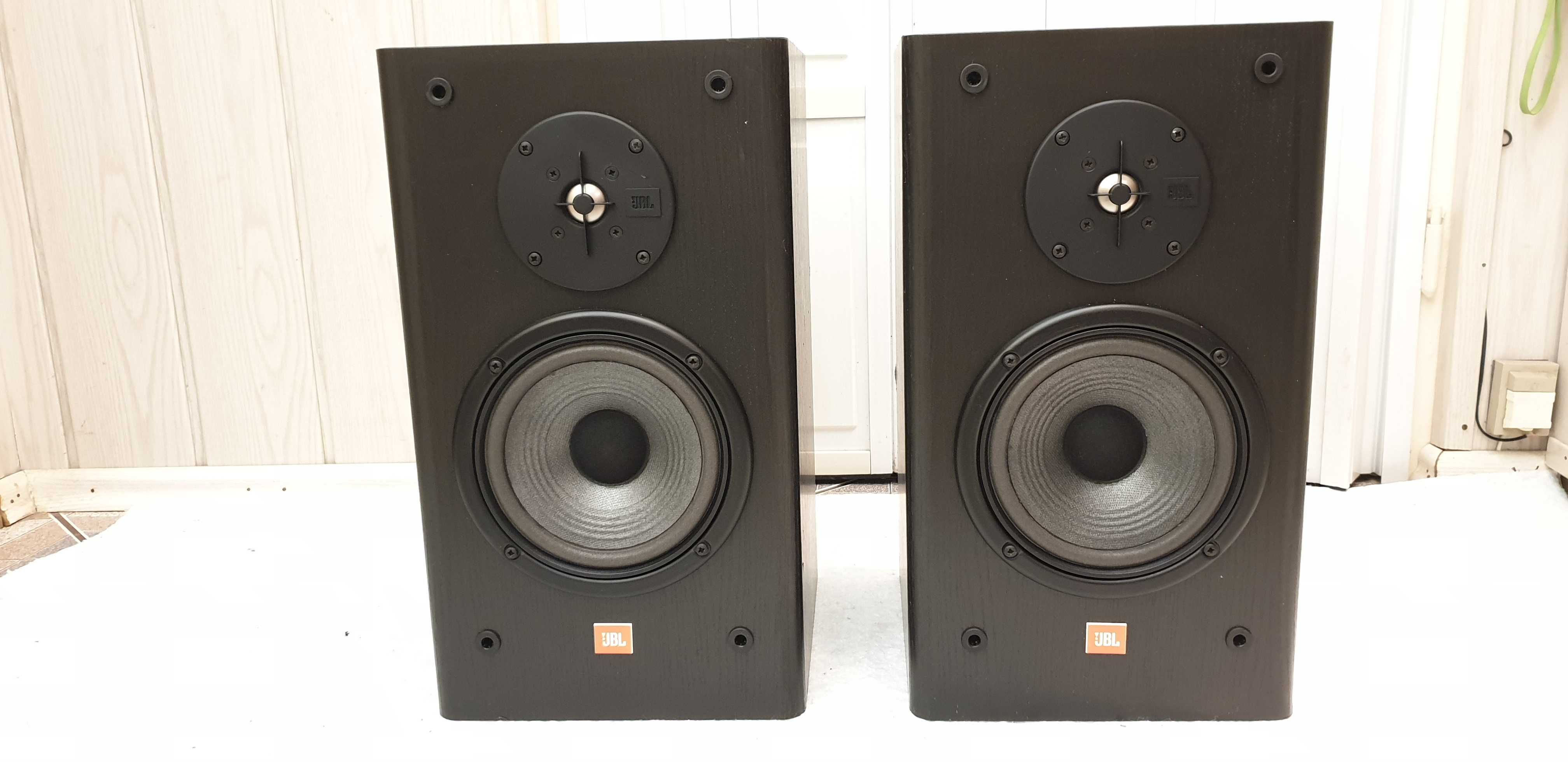 JBL LX300 MKII,  przetworniki stereo niwe zawieszenie