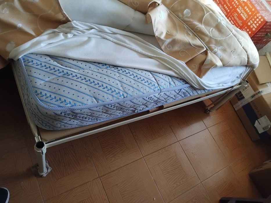 Cama com colchão