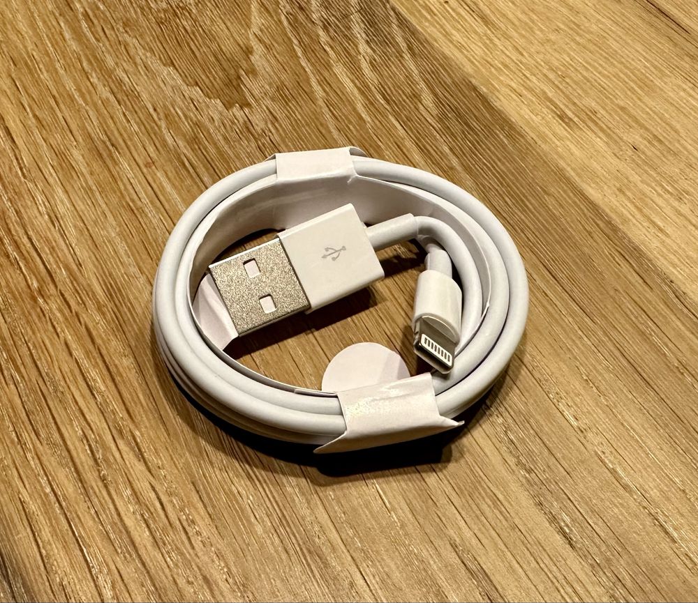 kompaktowa ładowarka 5V 1A do iPhone + kabel 1m USB-A/lightning