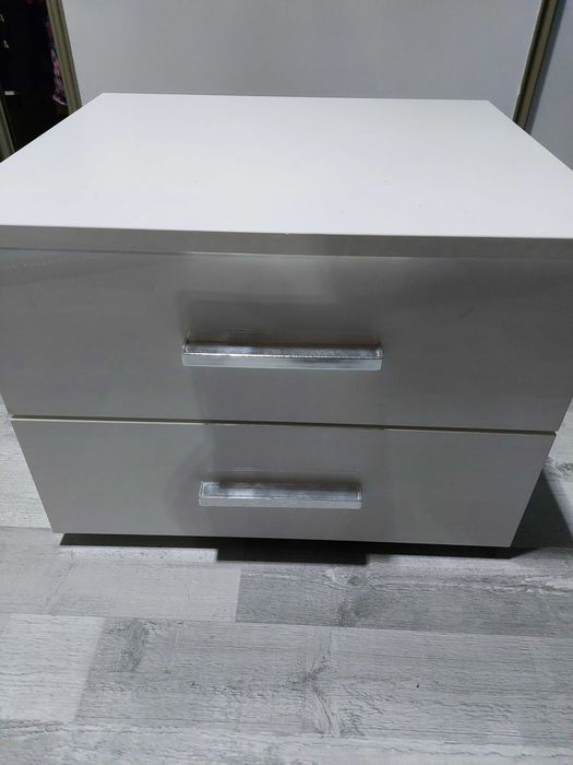 Łóżko tapicerowane, biała ekoskóra 160x200