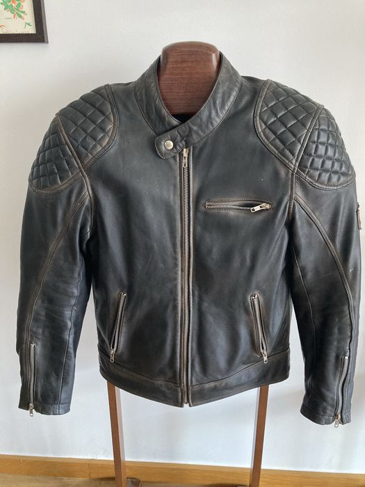 Casaco e capacete de mota