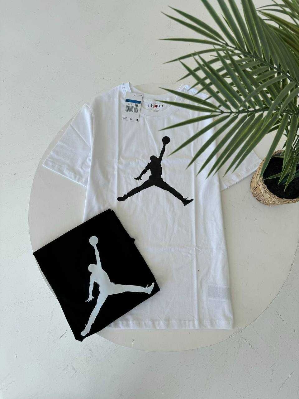 Футболка Nike Jordan чорна/біла