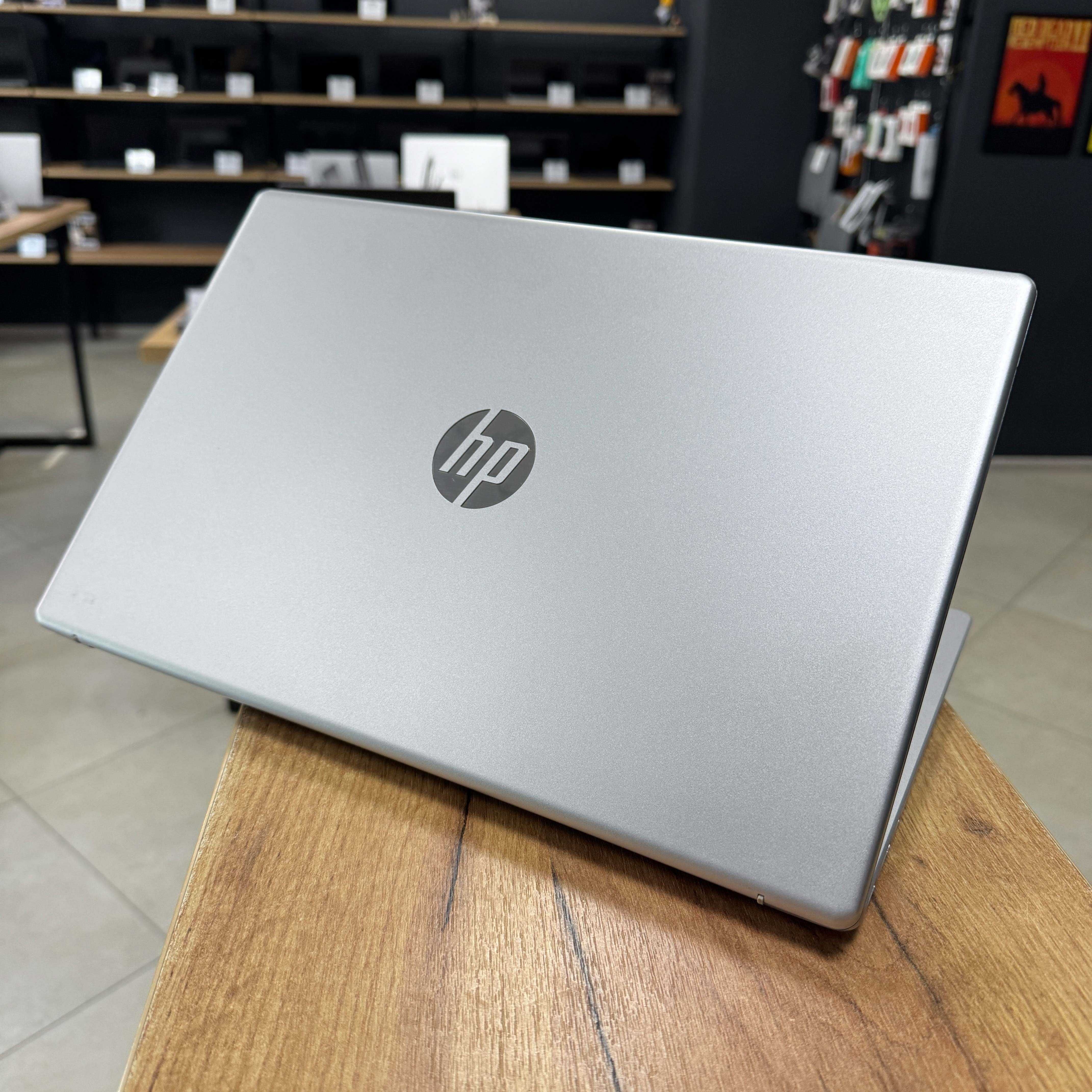 Ультрабук HP 15 [cенсорний] - Core i3 1215U 6 ядер/16 GB/256 GB NVME