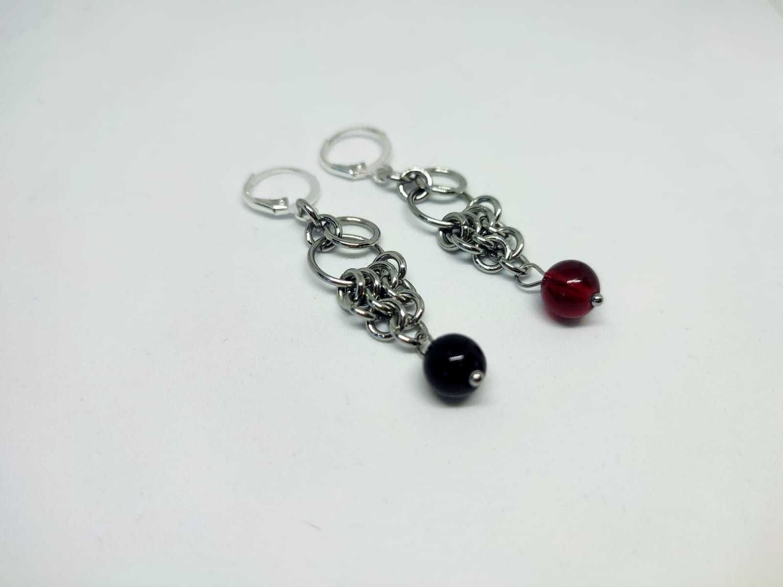 Gotyckie kolczyki chainmail – stal chirurgiczna i szkło chainmail