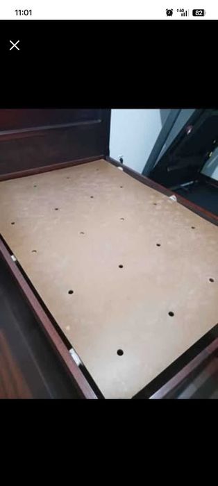 Cama+mesinha cabeceira+espelho