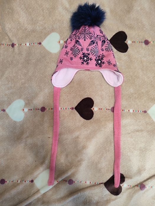Шапка для дівчинки 6-7 років на осінь/весну