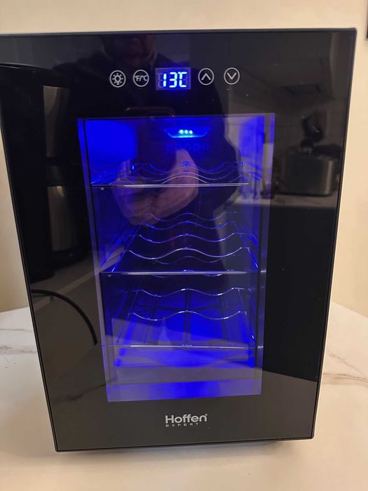 Mała lodówka na wino Hoffen