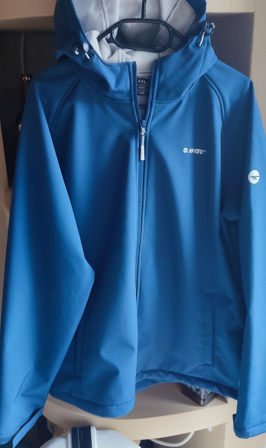 Nowa damska lekka kurtka Hi-Tec, typu softshell