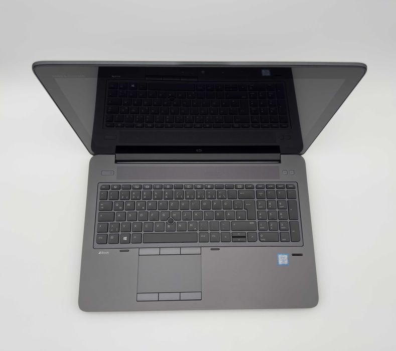 HP ZBook 15 G4 | i7-7820HQ | 32GB | 512GB SSD | TOUCH | 1 ANO GARANTIA