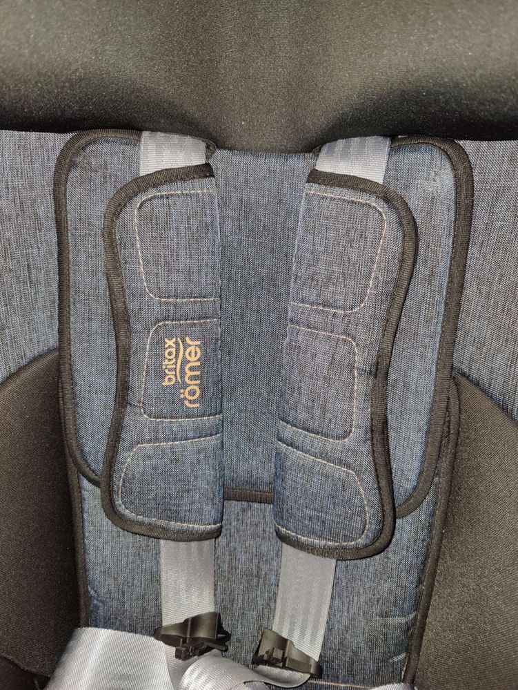 Автокрісло Britax Römer TRIFIX2 i-SIZE (Blue Marble), 15 міс. до 4 р.