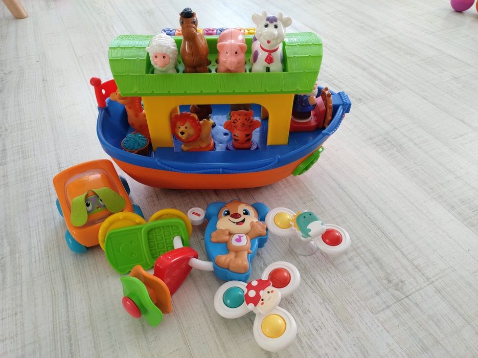 Zestaw zabawek Arka Noego Dumel + Fisher Price i inne