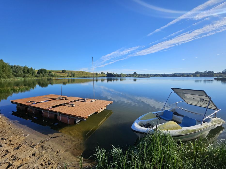 Działka z linią brzegową oraz częścią jeziora