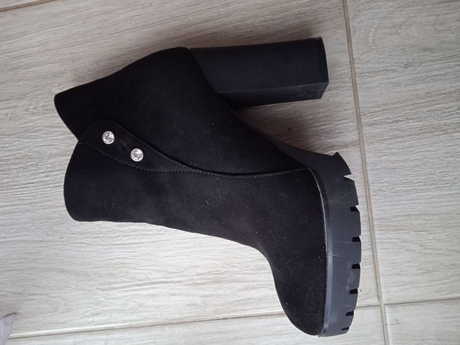 Buty damskie botki czarne na wysokim obcasie 37