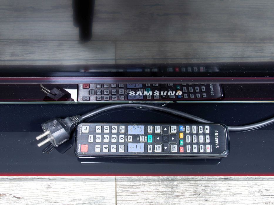 Телевізор Samsung LE37C550J1W LE37C550J1WXUA плазма требует ремонта