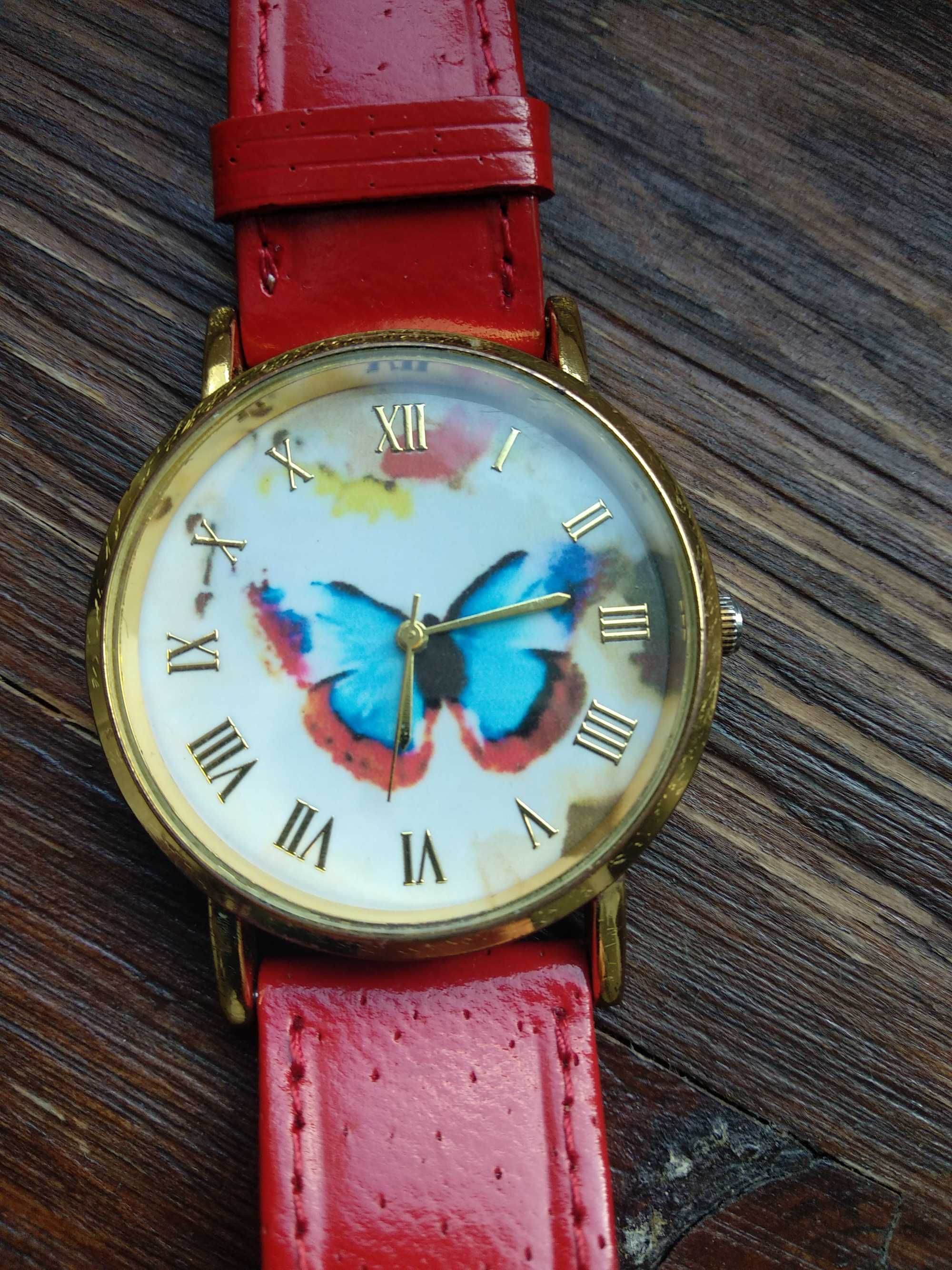 Zegarek z motylkiem