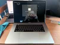 Apple MacBook Pro 15 A1990