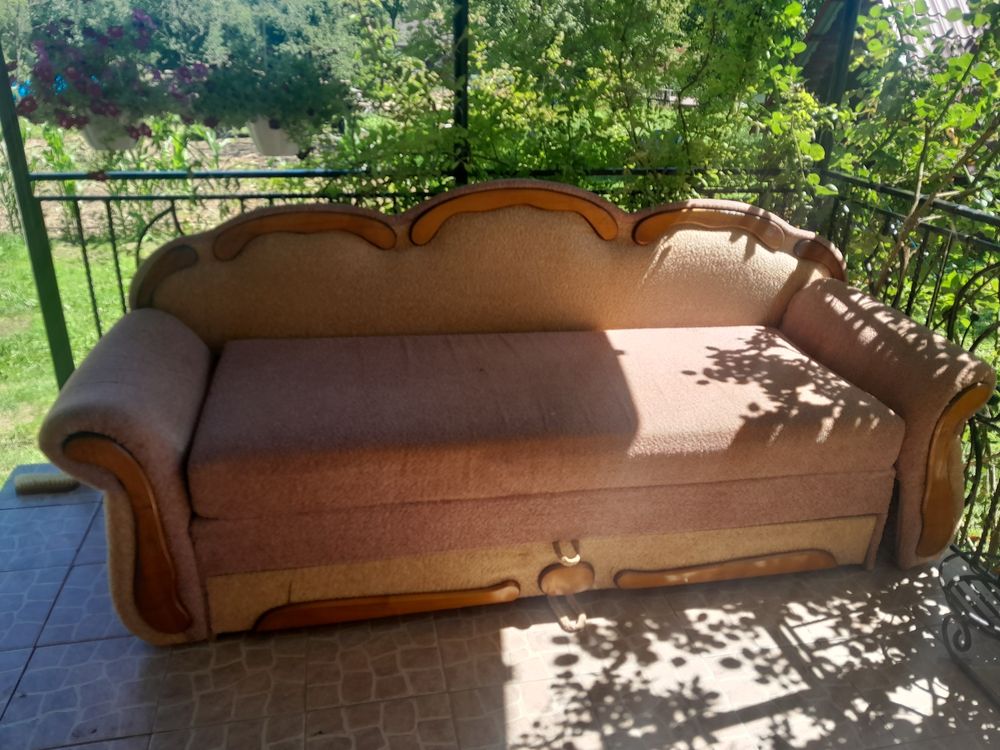 Продам диван розкладний зі спальним місцем