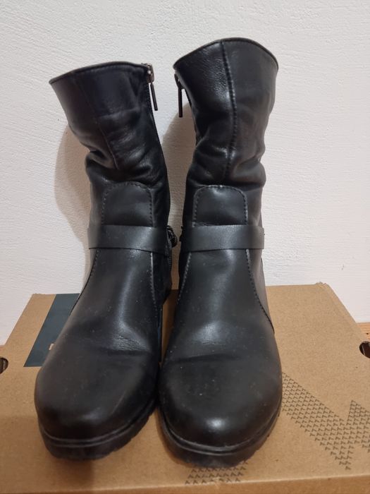 Жіночі утеплені ботінки