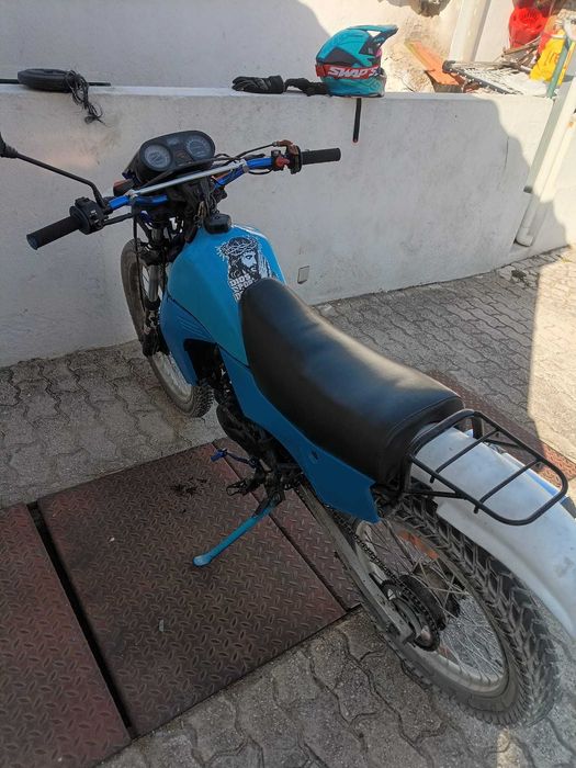 Suzuki TS5 em bom estado