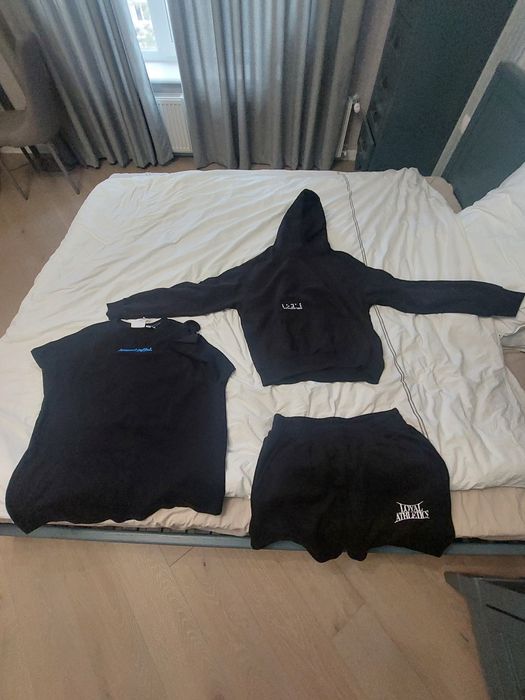 Продаю костюм Loyal