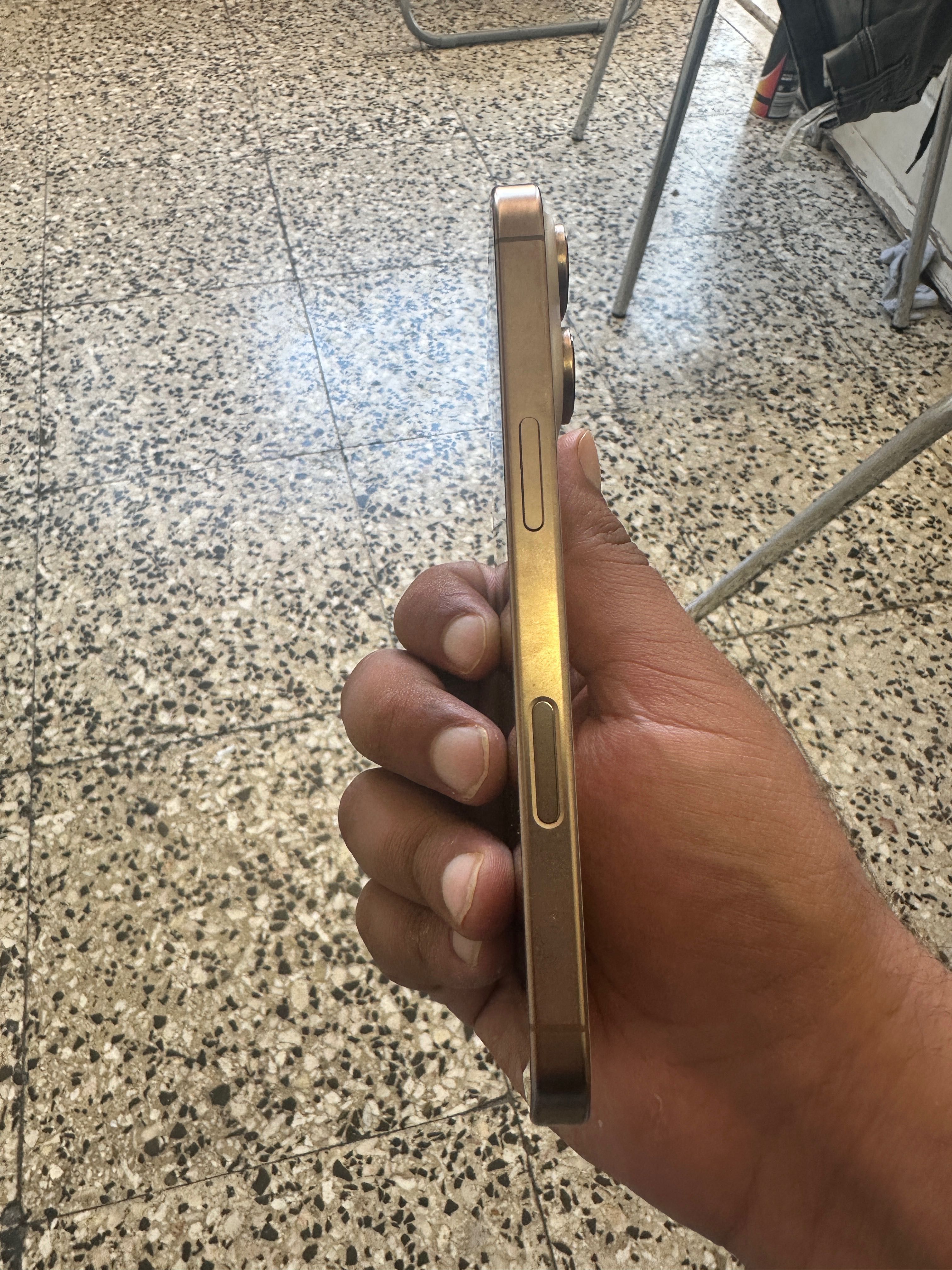 iPhone 16 pro 128 GB