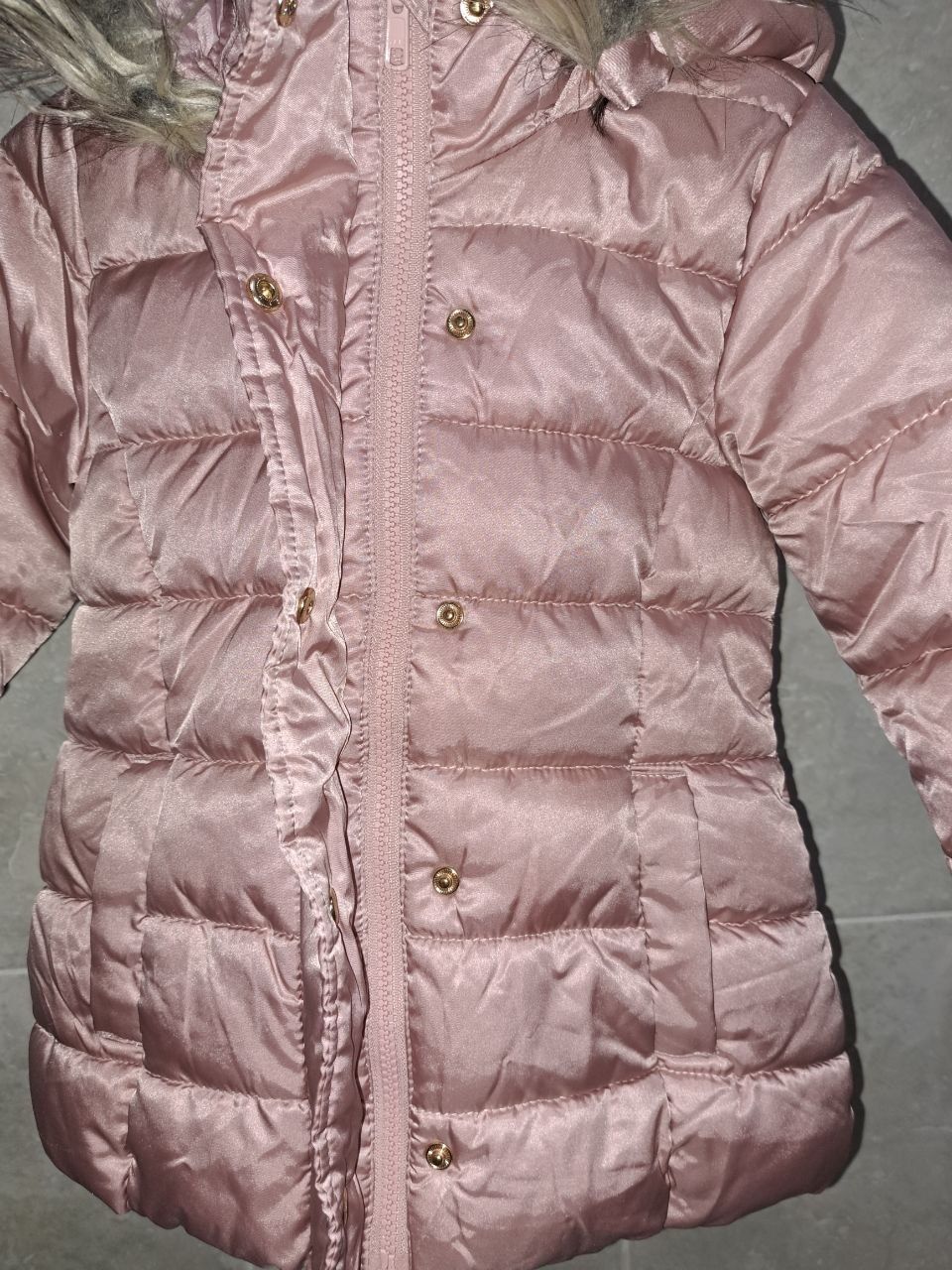 Куртка H&M на девочку 2-3года

Куртка зимняя детская на д