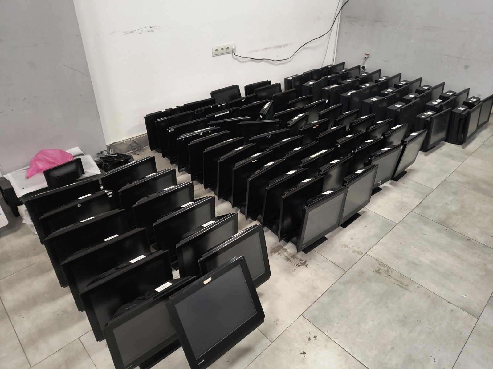 Розпродажа Сенсорні  POS термінал Toshiba 6140-145  на   Intel Core i5