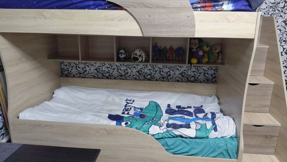 Продається двух поверхове ліжко