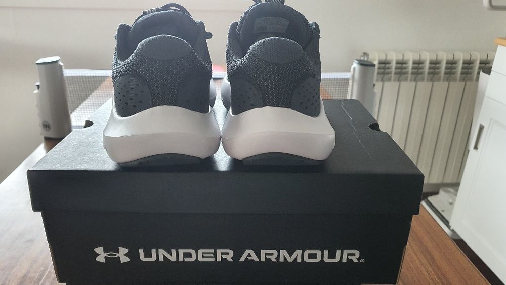 Sapatilhas Under Armour, novas na caixa a estrear, 38,5