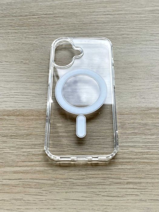 Przezroczyste Silikonowe Etui z MagSafe do iPhone 16 – Nowe