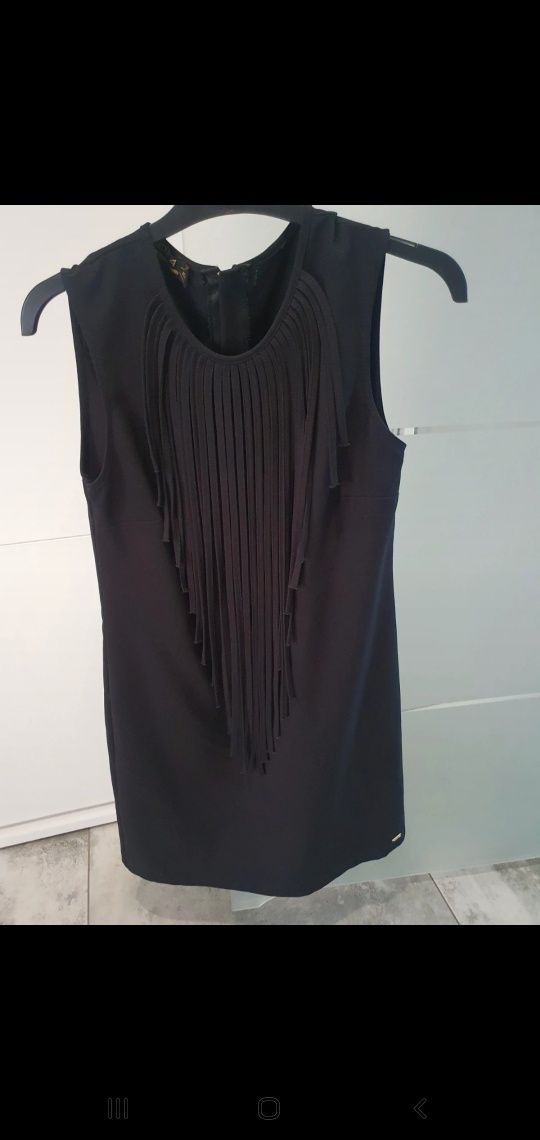 Sukienka czarna z frędzlami