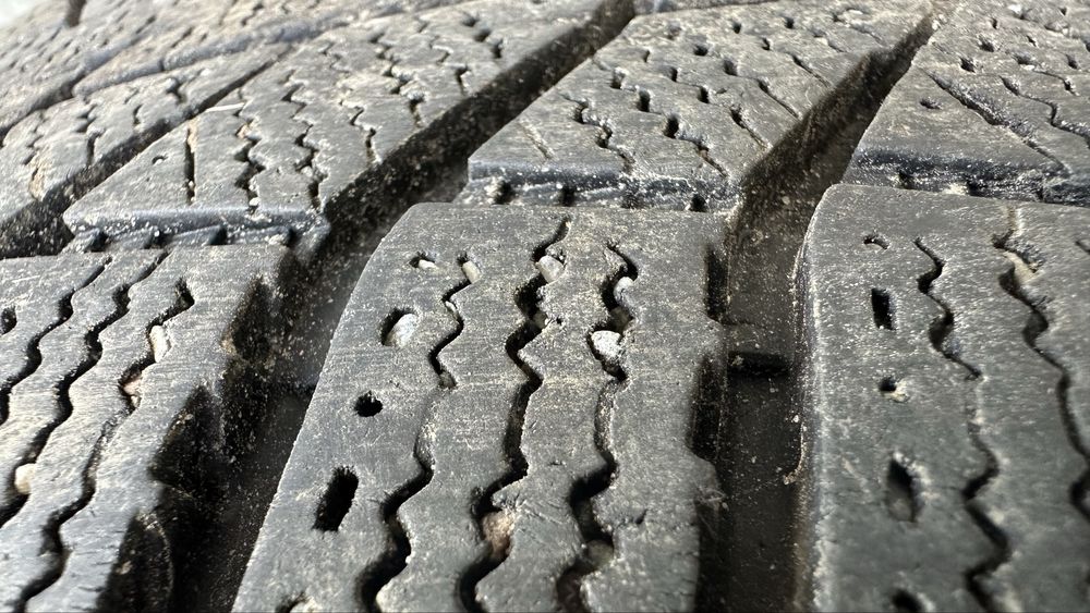 Шини 205 55 16 Hankook Winter ICept iZ2